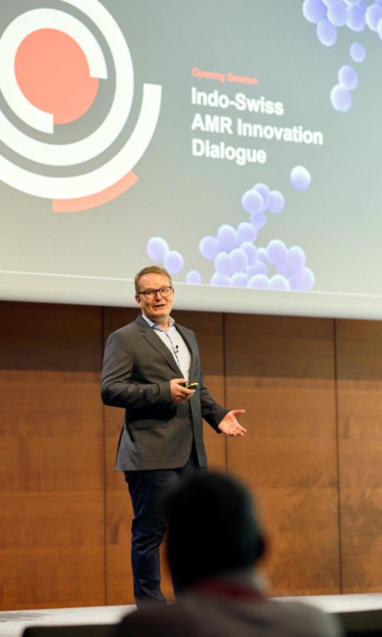 Beim Indo-Swiss AMR Innovation Dialogue arbeiteten Expert:innen aus den verschiedensten Bereichen gemeinsam an Lösungen zur AMR-Krise. (Bilder: Swissnex India)